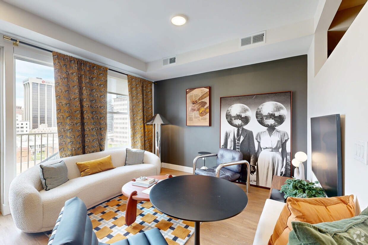 Photo - NOVEL Uptown by Crescent Communities Apartments