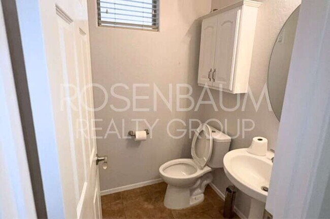 Foto del edificio - Beautiful 3-bedrooms, 2.5-baths home in th...