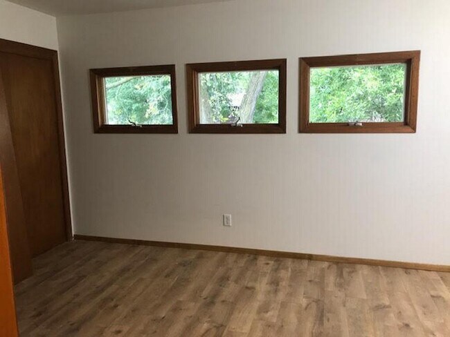 Foto del edificio - 25 S Lakewood Garden Ln