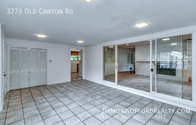 Building Photo - 3776 Old Canton Rd - 4 beds, 3 full baths