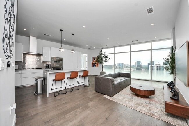 Building Photo - 4521 San Felipe St