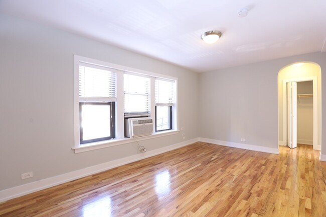 Foto del edificio - 553 W Arlington Pl
