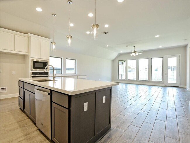 Building Photo - 612 Jefferson Dr
