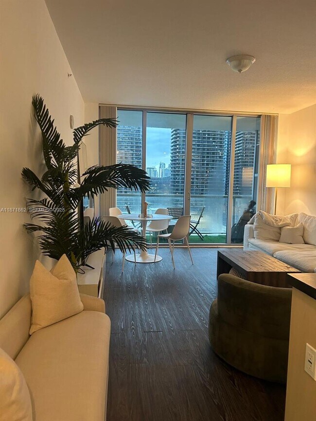 Foto del edificio - 1111 SW 1st Ave