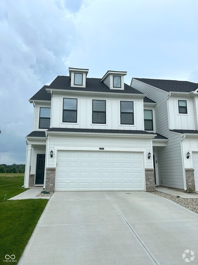 Building Photo - 3250 Arabian Ln