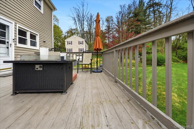 Foto del edificio - 398 Cherry St