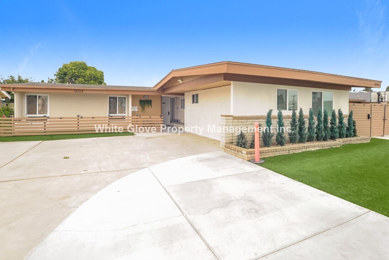 Foto principal - 9094 La Casita Ave