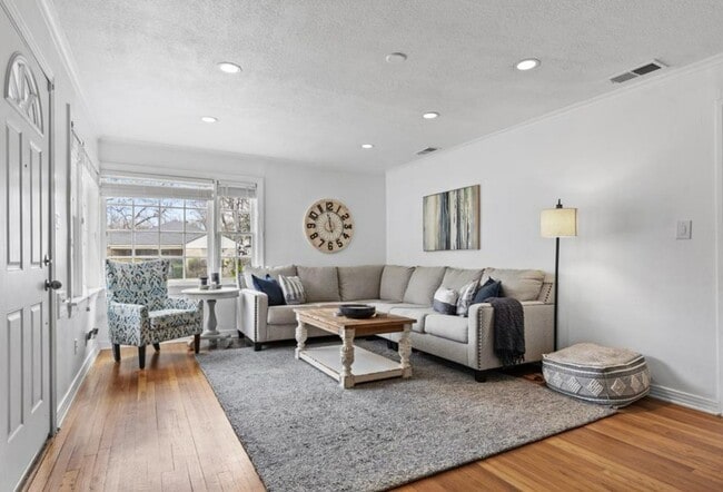 Photo - 3248 Cockrell Ave House