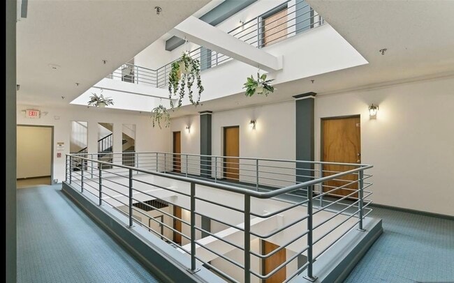 Building Photo - 39 Bruen St