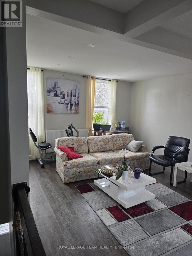 Building Photo - 259 Montfort St.