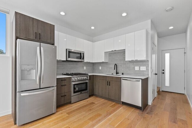 Foto del edificio - Sweet Ultra-Modern Air-Conditioned West Se...