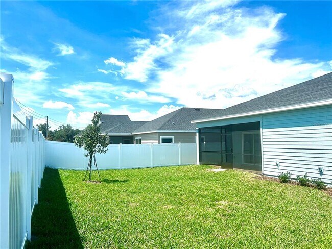 Building Photo - 4473 NW 14th Lp