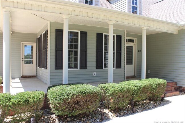 Building Photo - 104 Knollwood