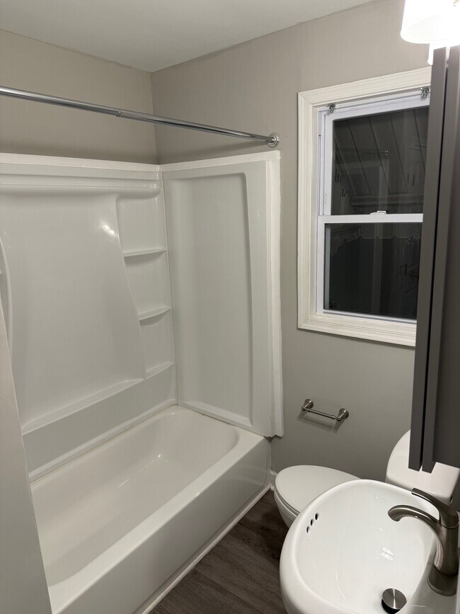 Foto del edificio - 5942 Glen Falls Ave