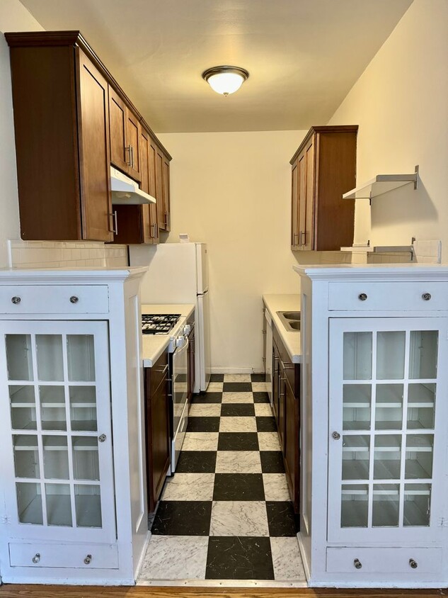 Primary Photo - Calhoun Beach Apartments