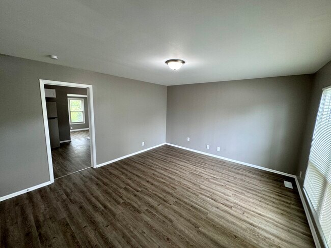 Building Photo - 5655 Alpine - 4 bed/2.5 Bath Fully Renovated