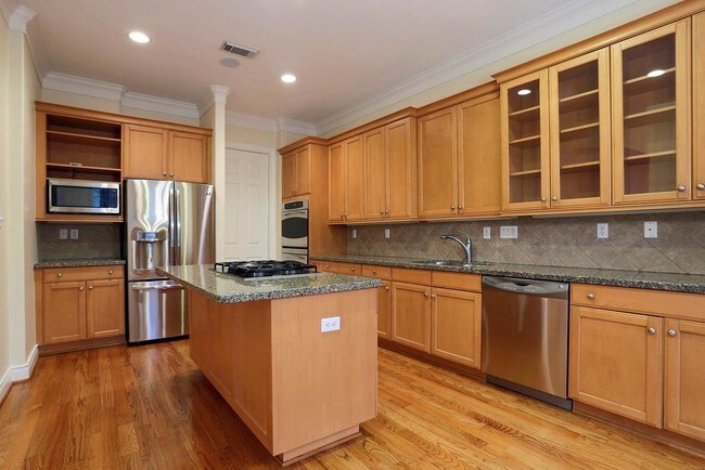 Building Photo - 4020 Gramercy St