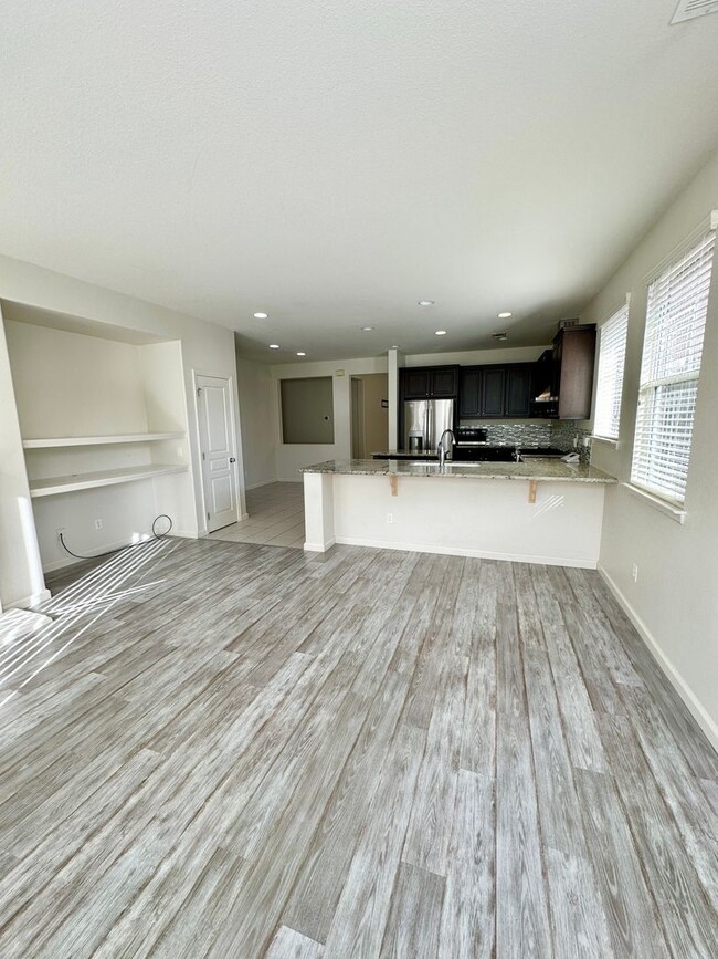 Building Photo - Beautiful 3 Bedroom 2 Bathroom Dove Creek Community Single Family Home in Atascadero Available 8/...