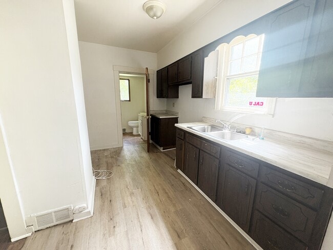 Photo - 800 N 6th St House