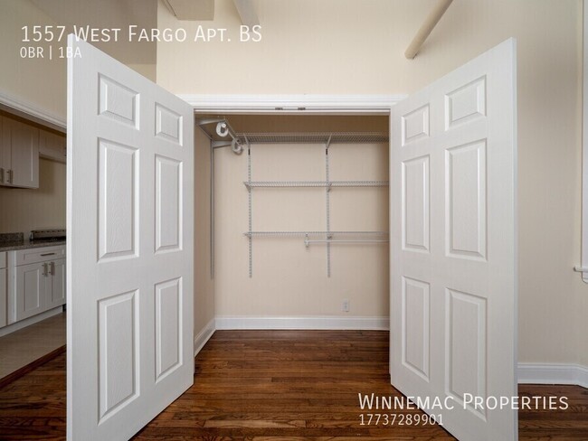 Building Photo - 1557 W Fargo Ave