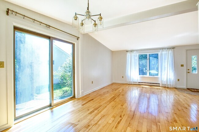Foto del edificio - 25 Oakview Cir