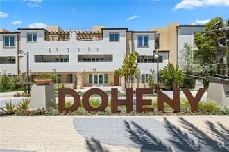 Building Photo - 3189 Doheny Way