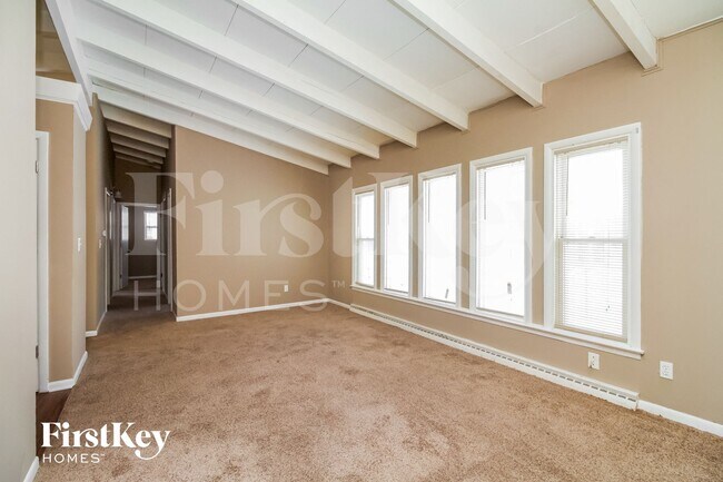 Foto del edificio - 394 Sherman Ave