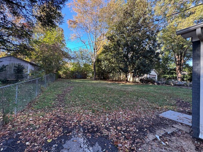 Foto del edificio - Beautiful 3 Bedroom in Windsor Park Neighborhood ( East Charlotte)