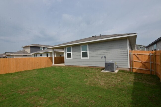 Building Photo - Welcome to this beautiful modern-style 4-b...