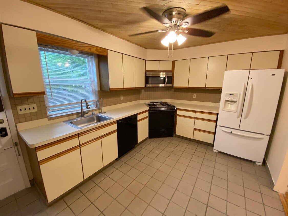 601 Mountain Ave, Springfield, NJ 07081 Townhome Rentals in