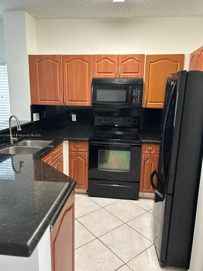 Foto del edificio - 12186 SW 5th Ct