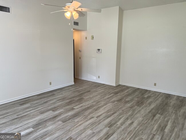 Building Photo - 112 Cambray Cir