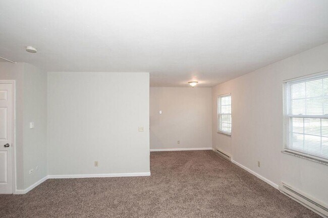Building Photo - 3003 N Webster Ave