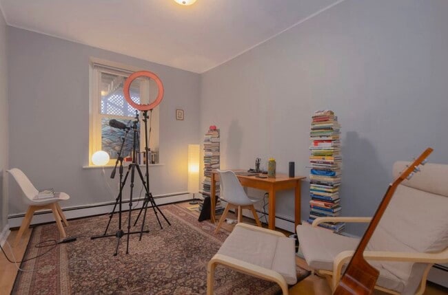 Building Photo - 253 W 256th St