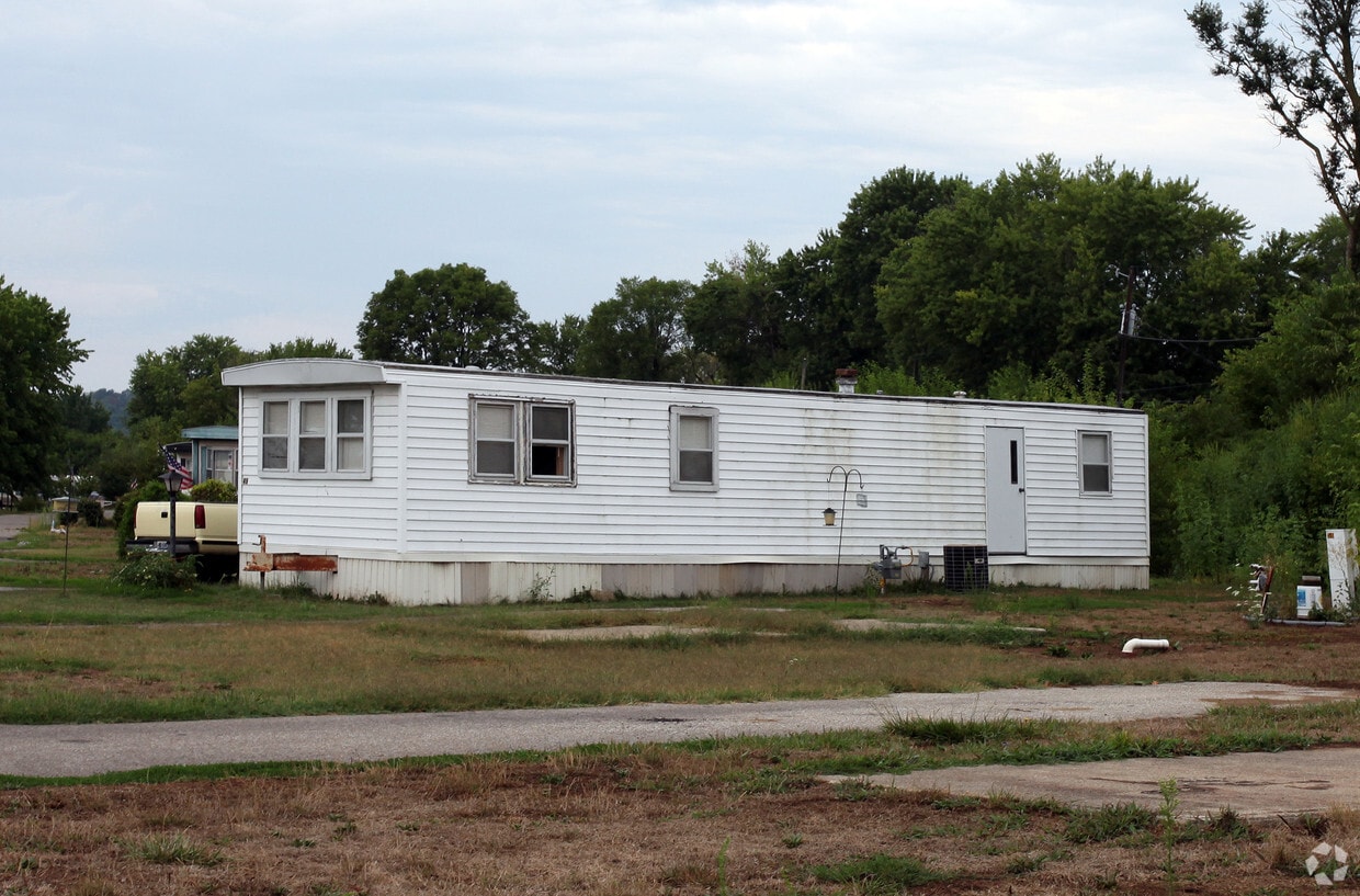 Sun Valley Mobile Home Park Apartments in Martinsville, IN