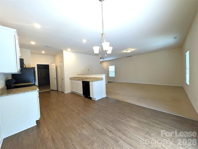 Building Photo - 8321 Kneller St