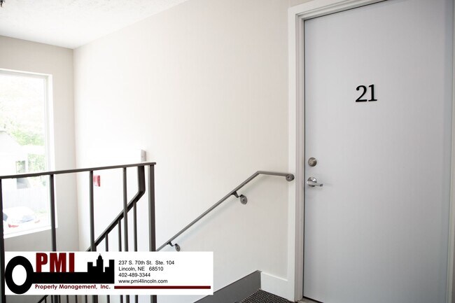 Foto del edificio - 2 Bedroom and 1 Bathroom Apartment Availab...