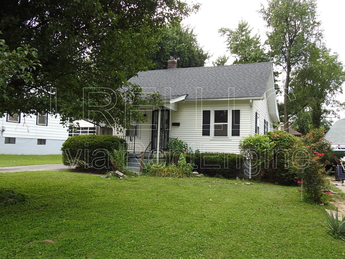 Building Photo - 1810 Fust Ave