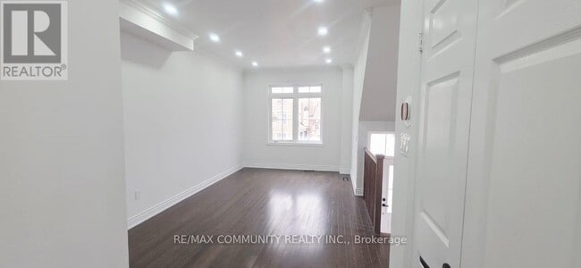 Building Photo - 50 Rockman Cres