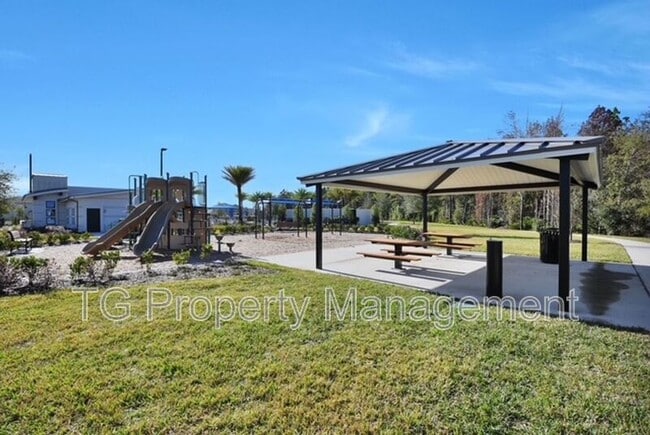 Building Photo - 13968 Molina Dr