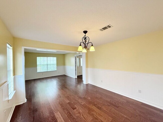 Building Photo - 3548 Stratford Ln