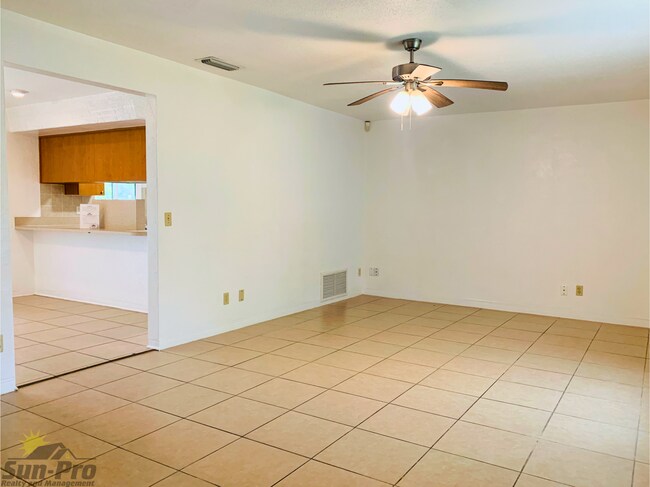 Photo - 1505 Edgewater Rd House