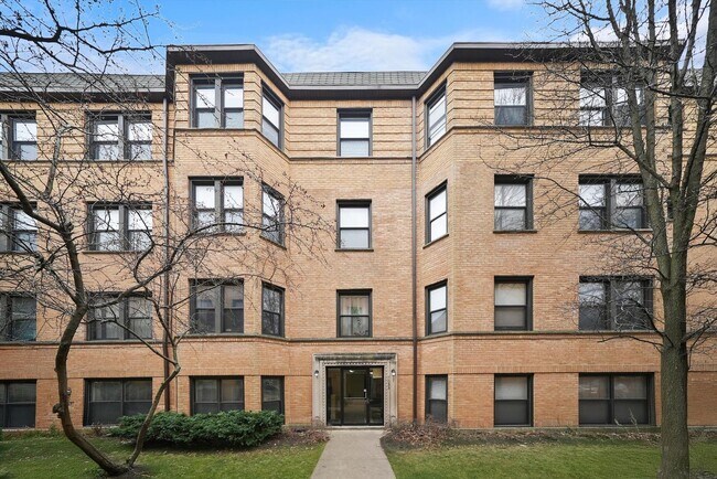 Foto del edificio - 7633 N Greenview Ave