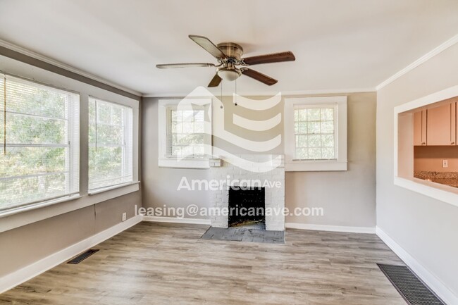 Building Photo - 907 47th Way S