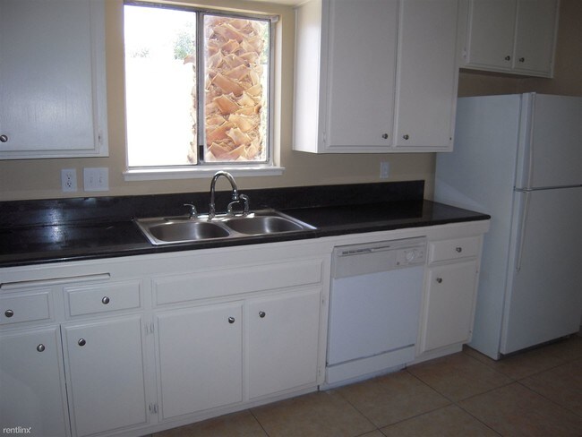 Building Photo - 140 Greenbriar Townhouse Way