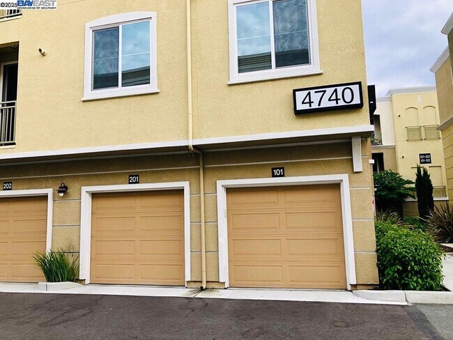 Foto del edificio - 4740 Norris Canyon Rd