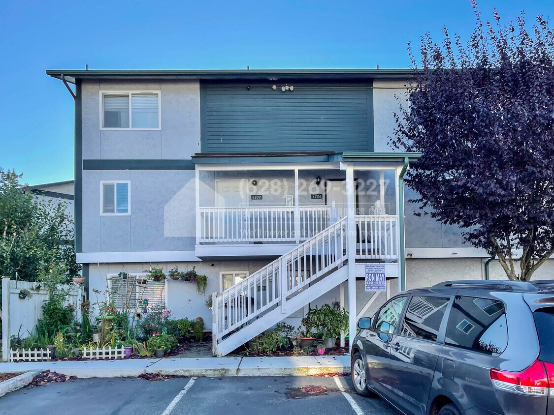 8823 Holly Dr Unit E206, Everett, WA 98208 Condo for Rent in Everett