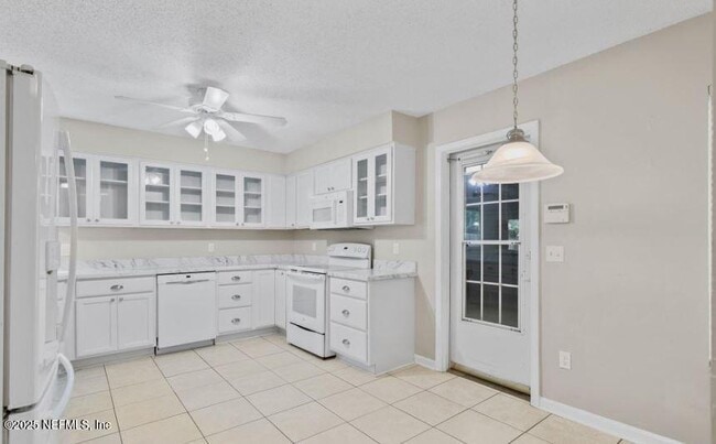 Foto del edificio - 10259 Classic Oak Rd N