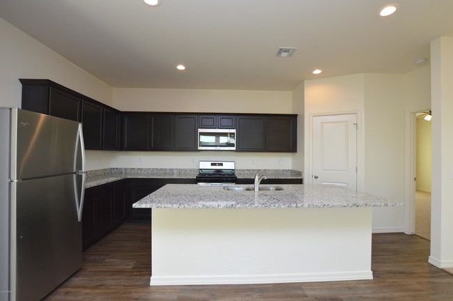 Building Photo - 473 Mammoth Cave Dr