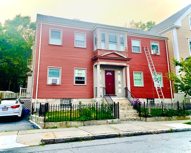Exterior view - 25 7th St